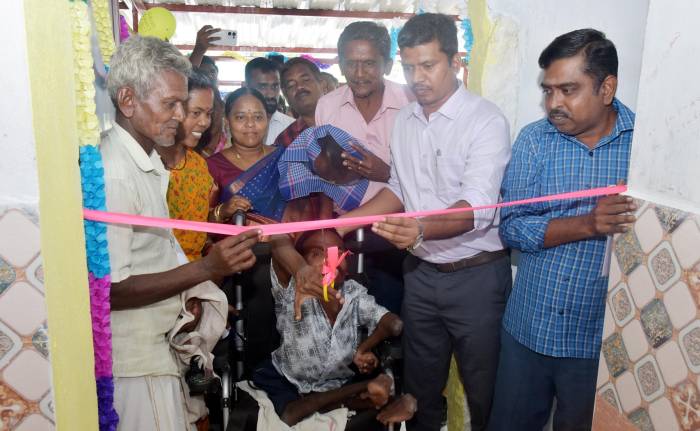 வெம்பக்கோட்டை ஊராட்சி ஒன்றியத்தில் நடைபெற்று வரும் பல்வேறு அரசுத் திட்டப்பணிகளை மாவட்ட ஆட்சியர்  அவர்கள்  ஆய்வு செய்தார்.