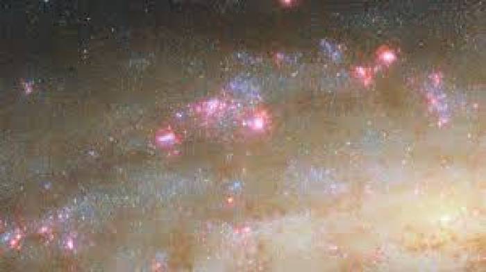 NGC 7456 எனும் கேலக்ஸி.