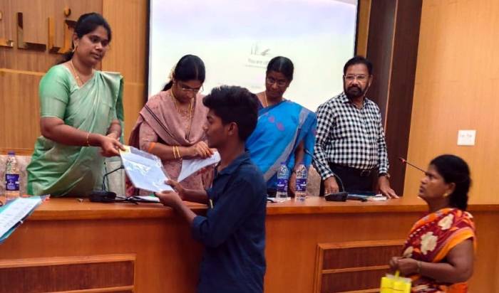 மக்கள் குறைதீர்க்கும் நாள் கூட்டம் மாவட்ட வருவாய் அலுவலர் திருமதி ரா.ஆனந்தி அவர்கள் தலைமையில் நடைபெற்றது.