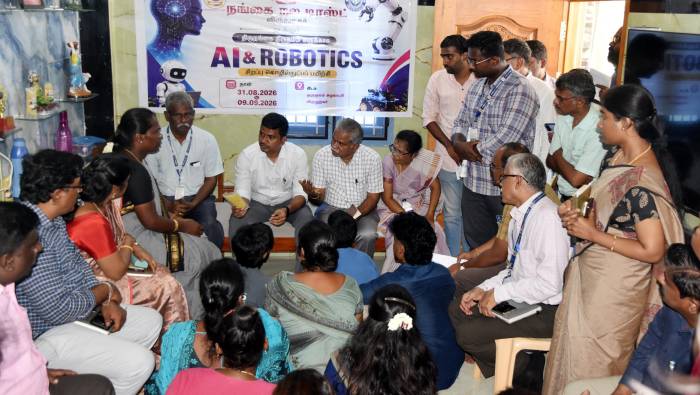 திருநர்களுக்கான செயற்கை நுண்ணறிவு மற்றும் இயந்திரவியல்(AI and Robotics) தொழில்நுட்பப் பயிற்சி வகுப்பினை மாவட்ட ஆட்சித்தலைவர் அவர்கள் பார்வையிட்டு ஆய்வு செய்தார்.